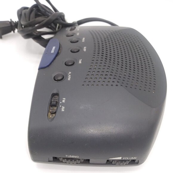 Vintage 2000 Radio Shack AM/FM Compact Alarm Clock Radio 12-1630 Tested - Works - Picture 8 of 13